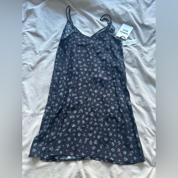 NWT Aritzia sunday best Remi dress - Picture 3 of 8